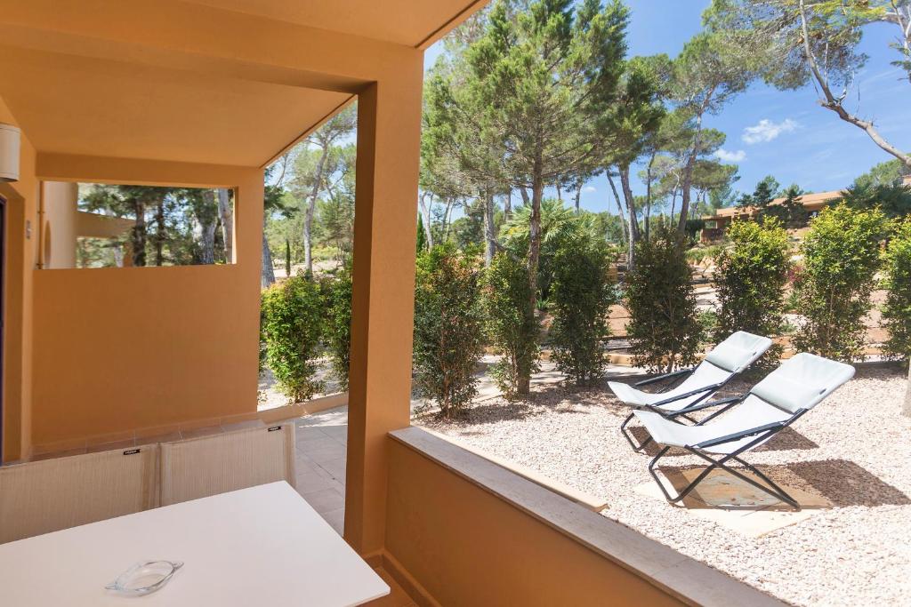 Balkón nebo terasa v ubytování Ses Eufabietes Apartments & Restaurant