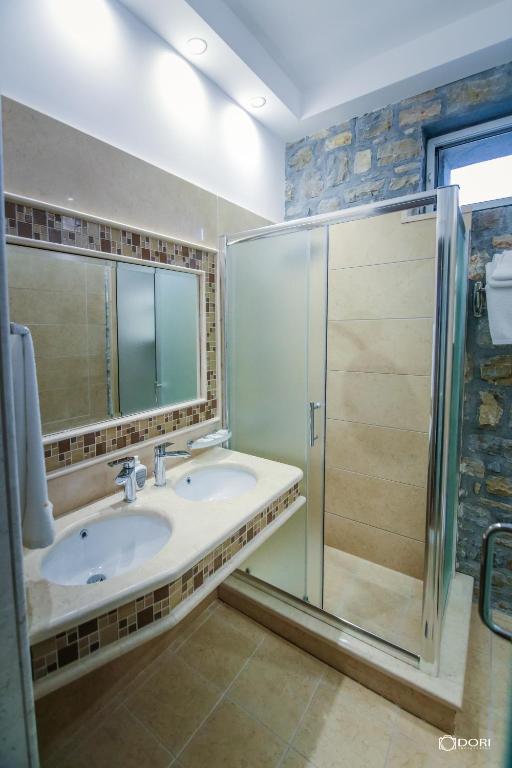 Koupelna v ubytování Hotel Restaurant Vila Ime Voskopoje