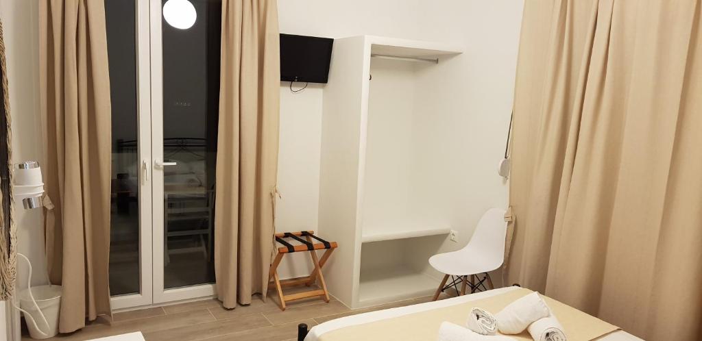 Naxos Lane Center Studios - 17