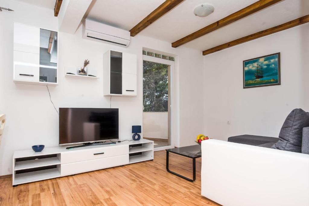 Gallery image of Apartment Antonio in Vir