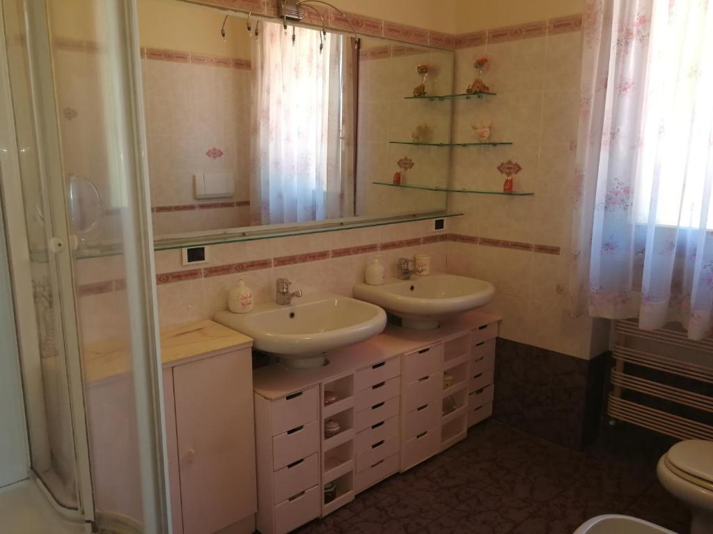 Łazienka w obiekcie Vacanze Verde Mare - Beggi