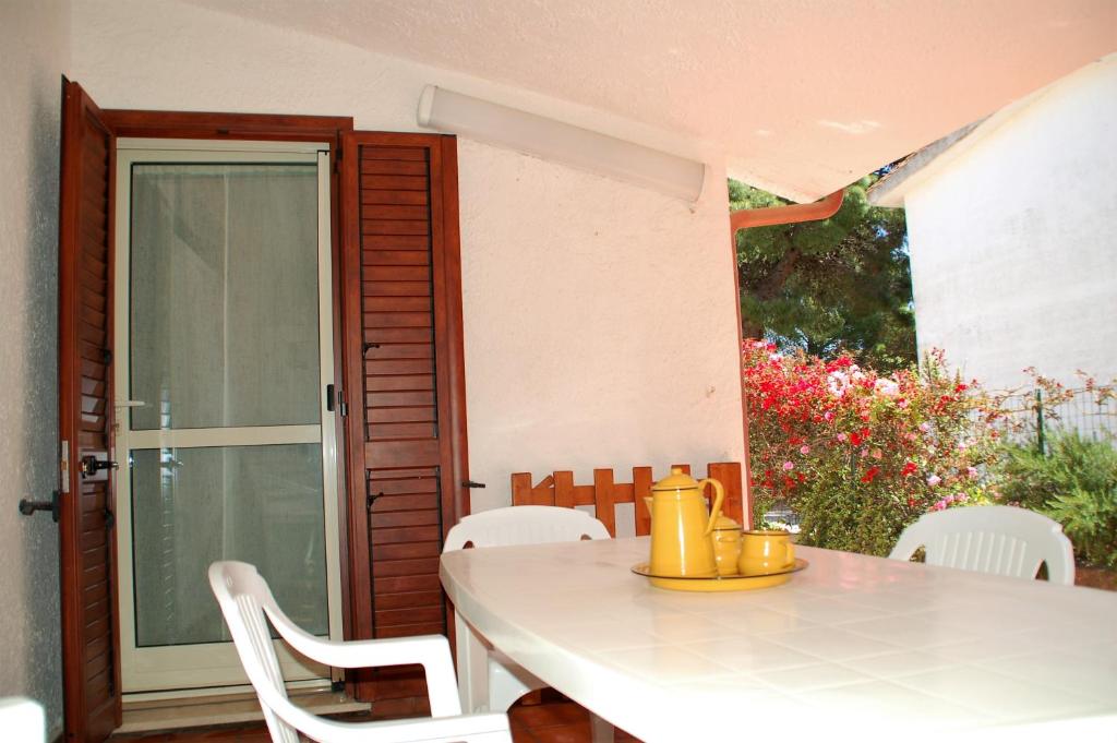 Lucia Holiday House a Porto Pino - Casa vacanze con BBQ