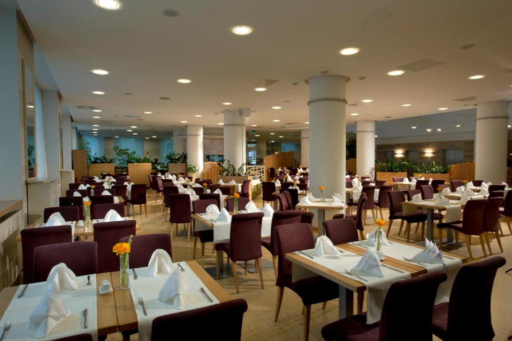City Hotel Ljubljana - Resim 36