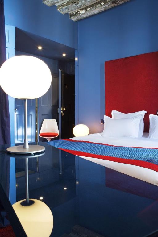 Hôtel du Petit Moulin, Haute Couture hotel by Lacroix - 9