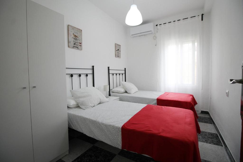 Postel nebo postele na pokoji v ubytování Villa Rosario SpainSunRentals 1070