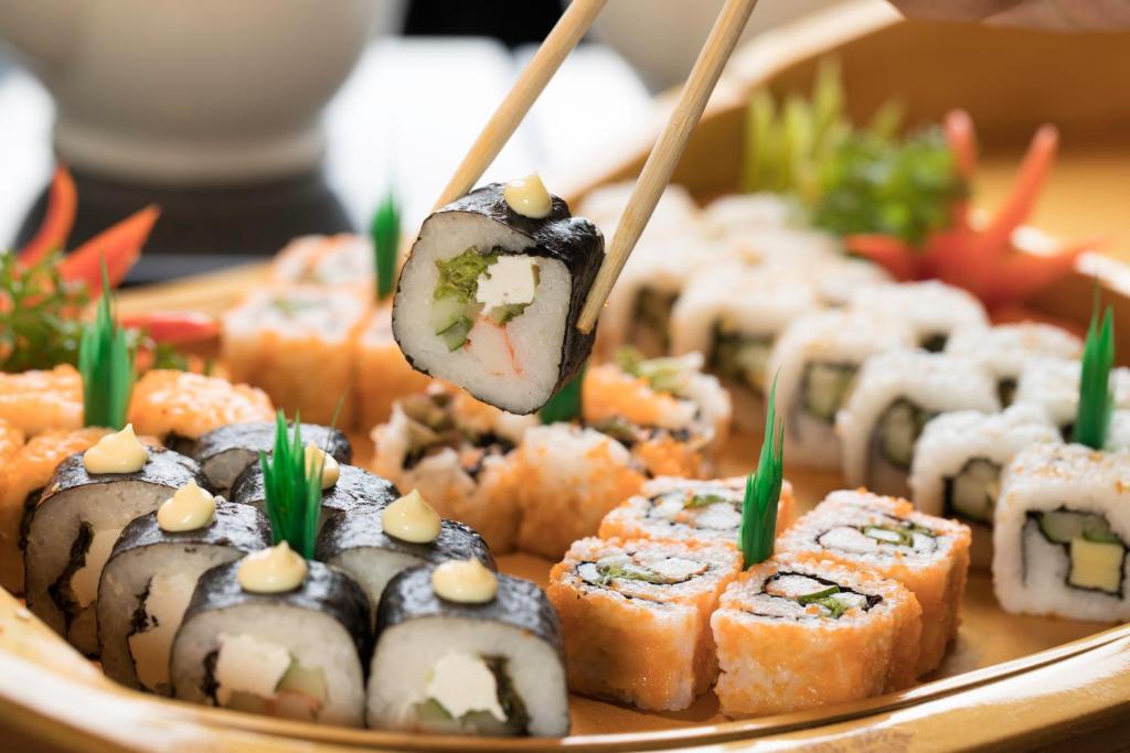 ホテルの敷地内または近くでの食事または食べ物