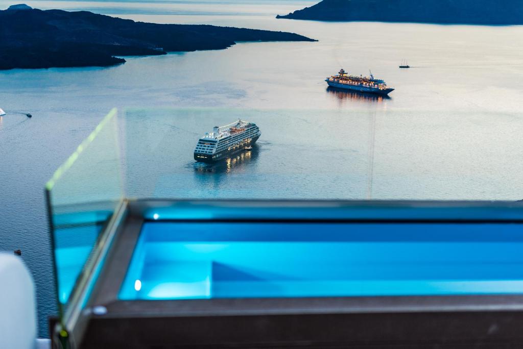 Fotografie z fotogalerie ubytování Kratiras View Luxury Suites ve Fiře