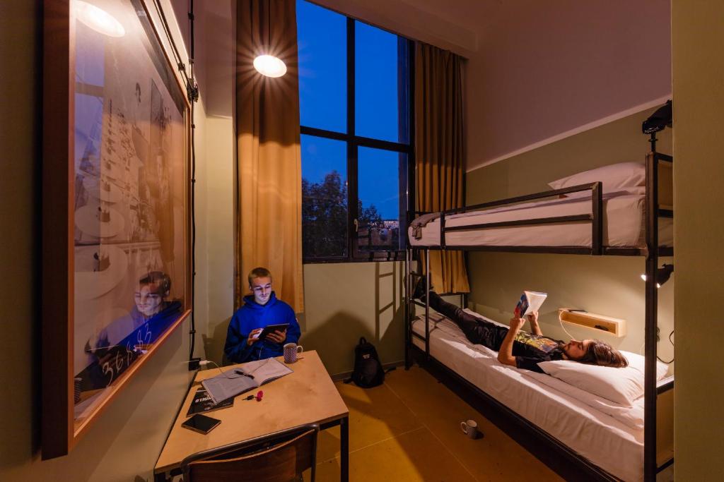 Hosté ubytování Fabrika Hostel & Suites