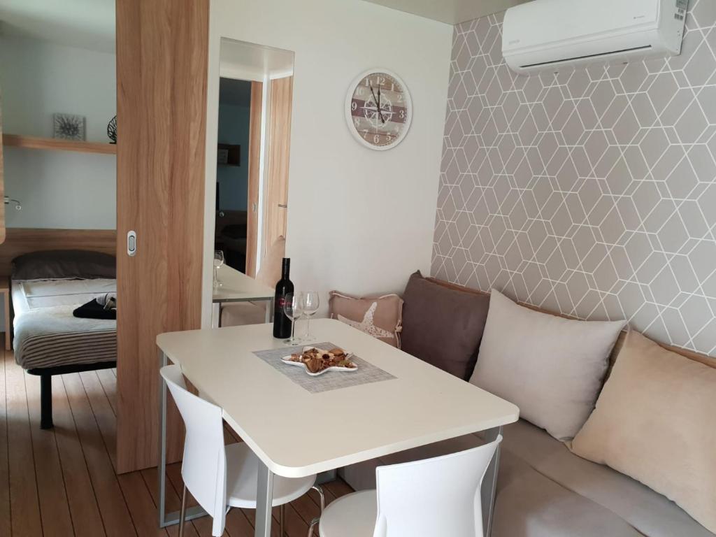 Posezení v ubytování Mobile Home Starfish I Camp Biograd