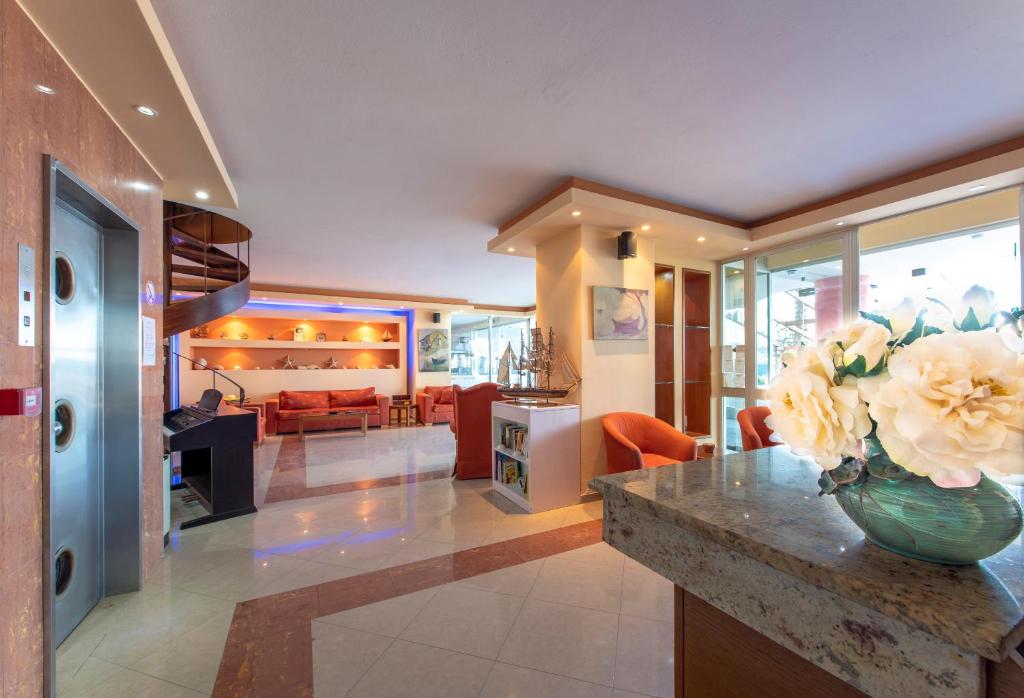 Posezení v ubytování Avra Hotel