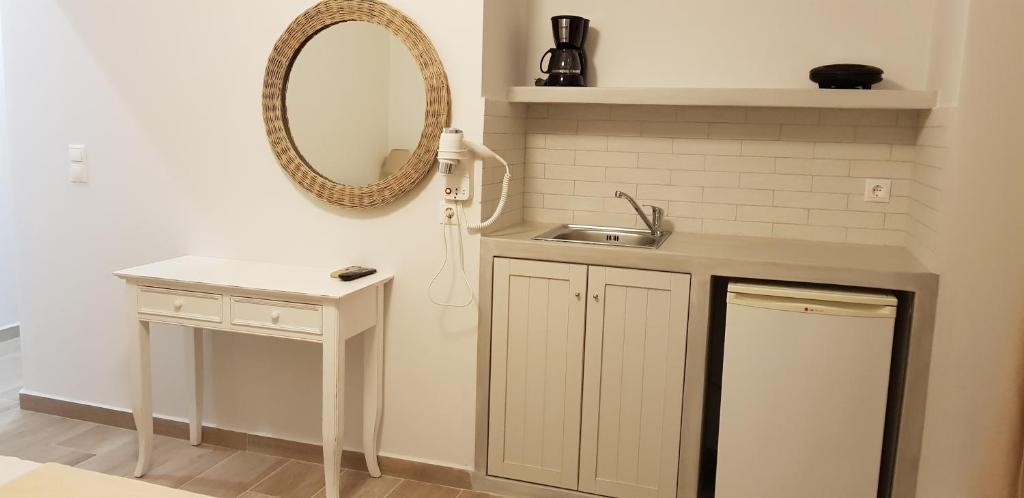 Naxos Lane Center Studios - 16