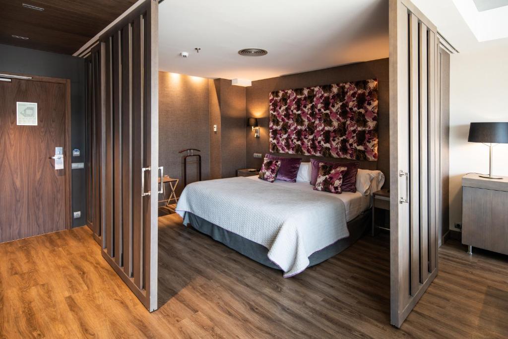 Catalonia Barcelona Plaza - 10