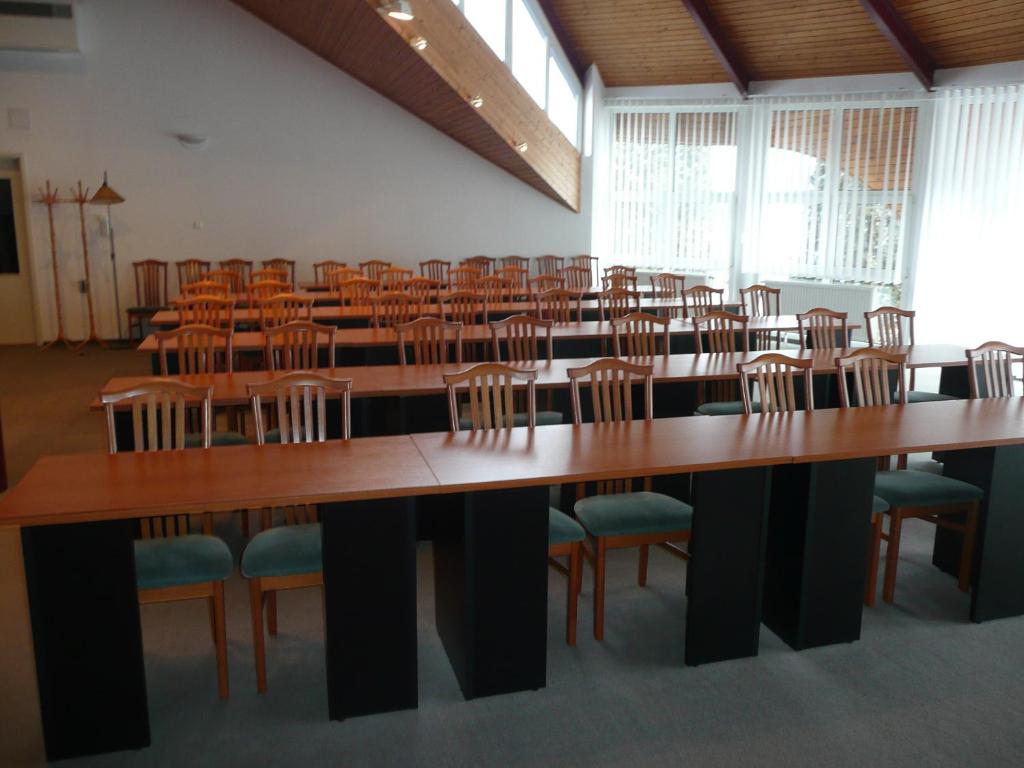 A restaurant or other place to eat at Hotel Ovit