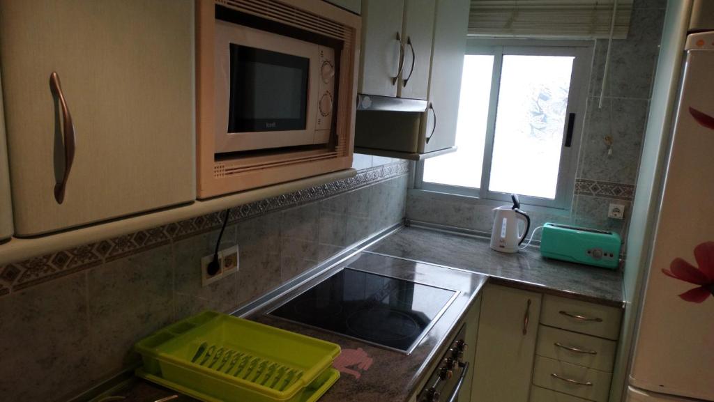Kuchyňa alebo kuchynka v ubytovaní Piso 3 dormitorios centro de Torremolinos 11349
