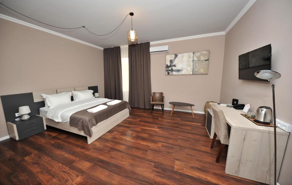 Boho Tiflis Hotel - Double Room With Extra Bed