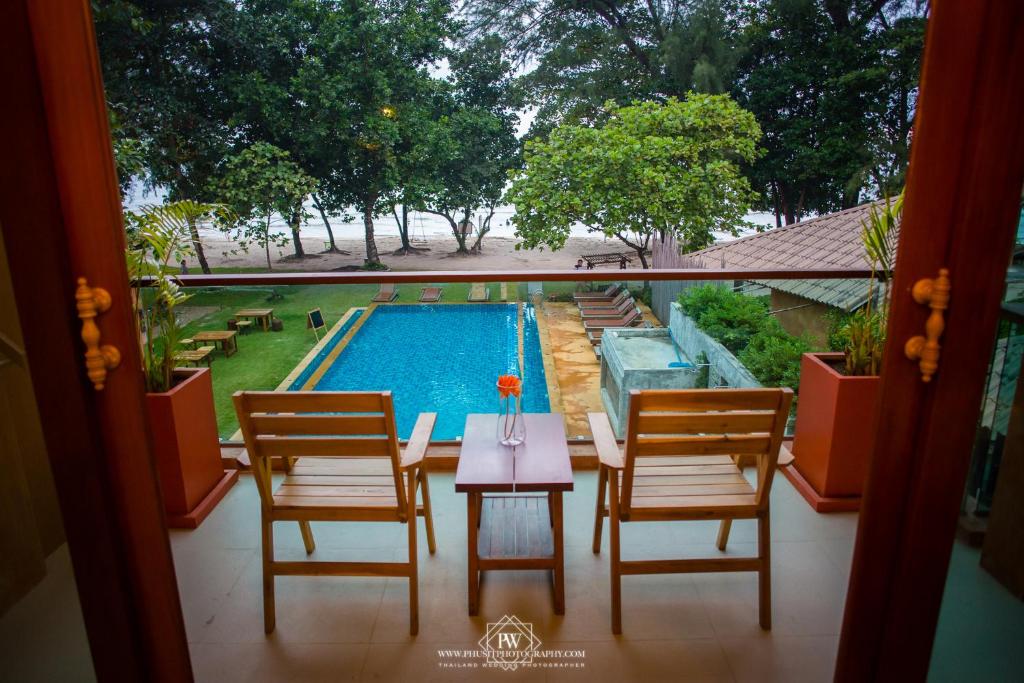 Flora I Talay Resort Bungalow