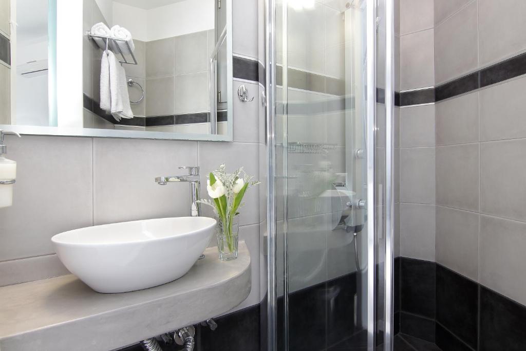 Koupelna v ubytování Dardiza Boutique Hotel