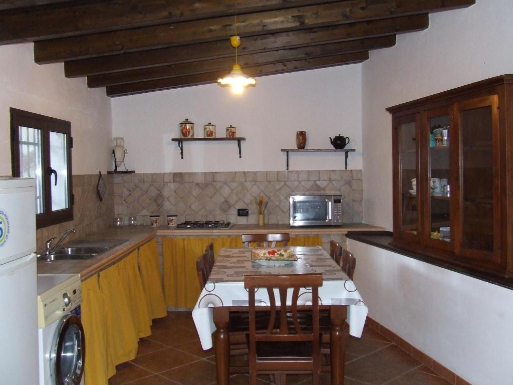 Foto dalla galleria di Casa Martineriu a Orosei