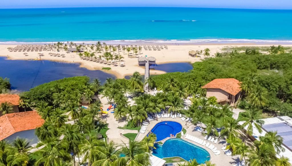 vista aerea sul resort e sulla spiaggia di Pratagy Acqua Park Beach All Inclusive Resort a Maceió