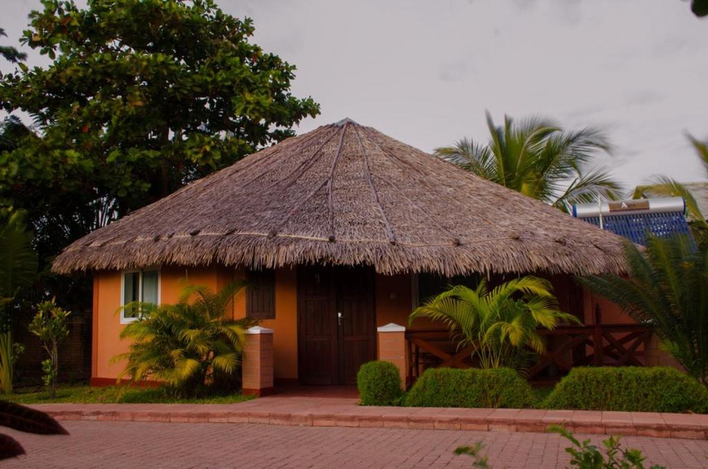 Edena Kely - Bungalow Familial