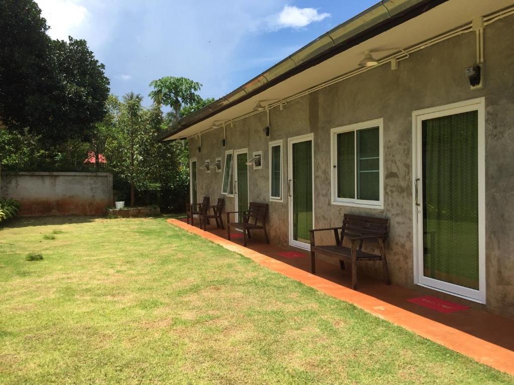 Zahrada ubytování Koh Mak Homestay