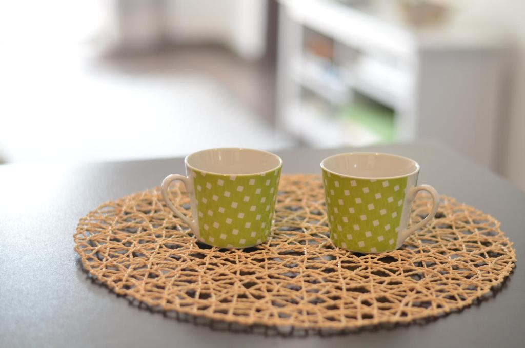 Coffee and tea making facilities at Hannajo apartman