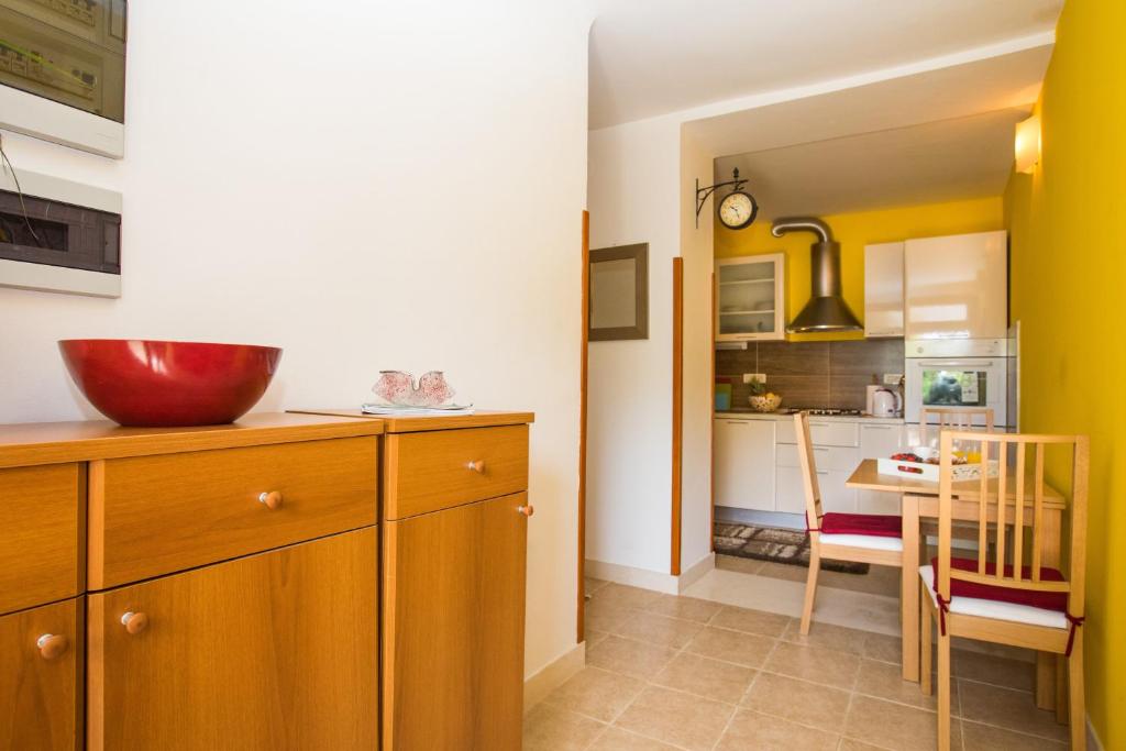 Madonna Guest House - 11