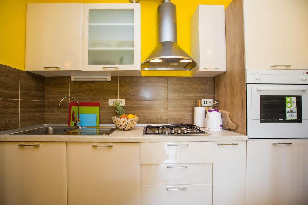 Madonna Guest House - 10