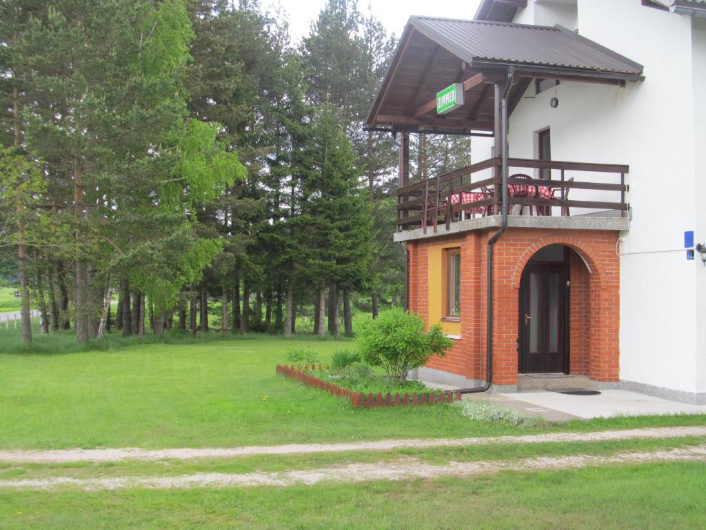 Vonkajšia záhrada v ubytovaní Rooms Danica