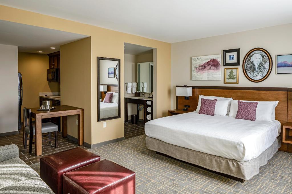 Hotel Madison & Shenandoah Conference Ctr. - Studio