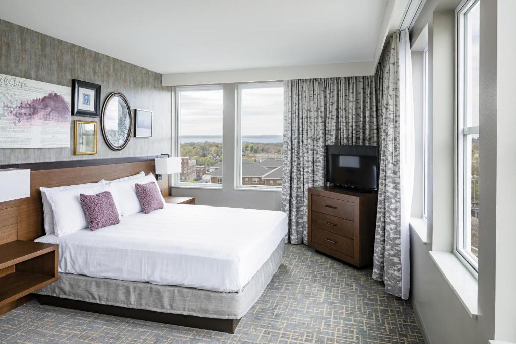 Hotel Madison & Shenandoah Conference Ctr. - Executive Suite