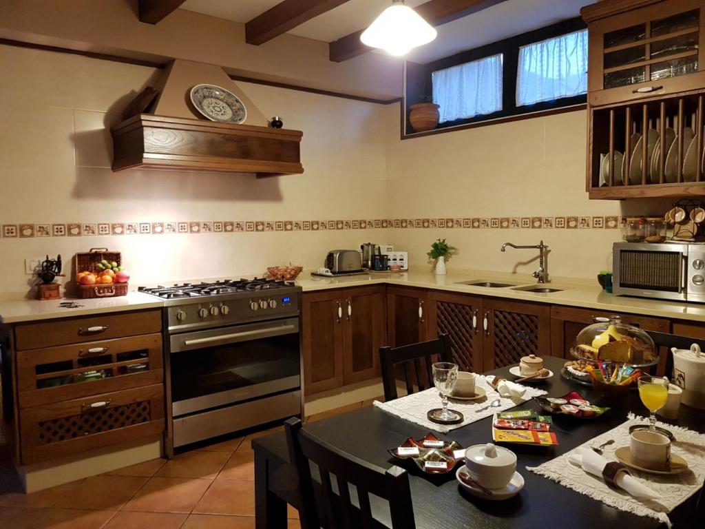 Una cocina o zona de cocina en Casa A Canteira