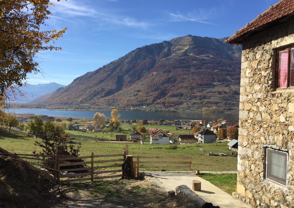 Grandpa's House - Housity