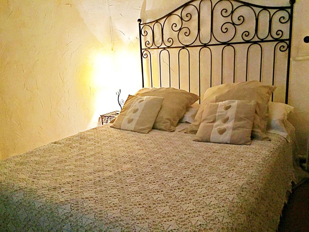 Postel nebo postele na pokoji v ubytování Bed & Breakfast Chambres d'hôtes COTTAGE BELLEVUE