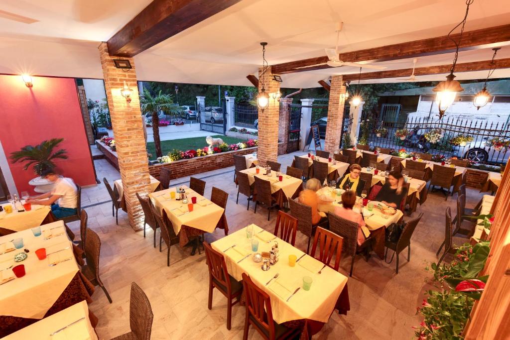 Restaurace v ubytování New Reiter Hotel