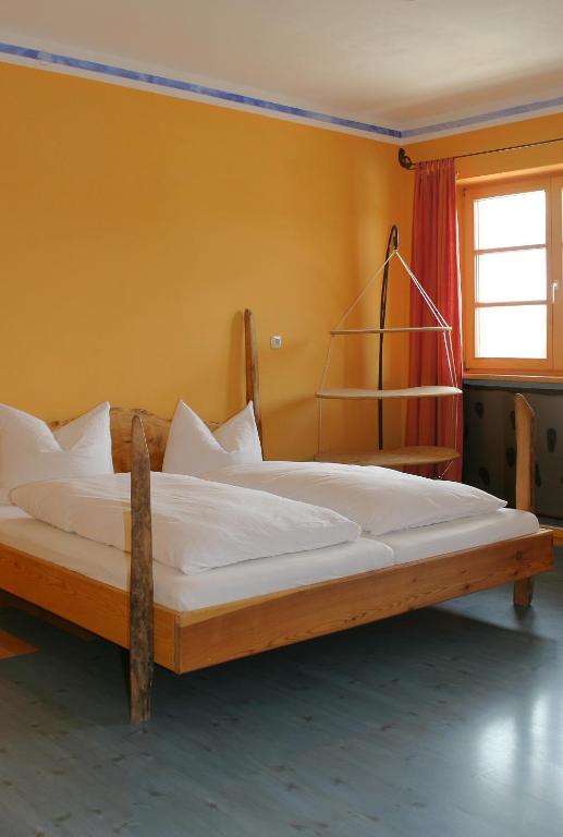 Postel nebo postele na pokoji v ubytování Schiff Bihlerdorf - Hostel