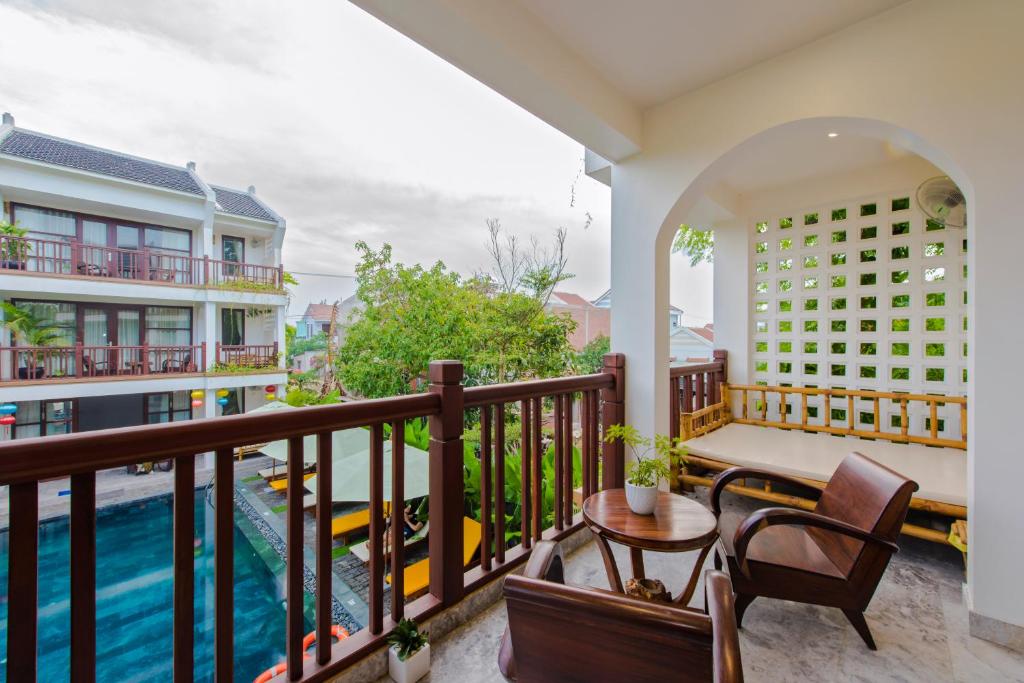Bazén v ubytování Louis Villa Hoi An nebo v jeho okolí
