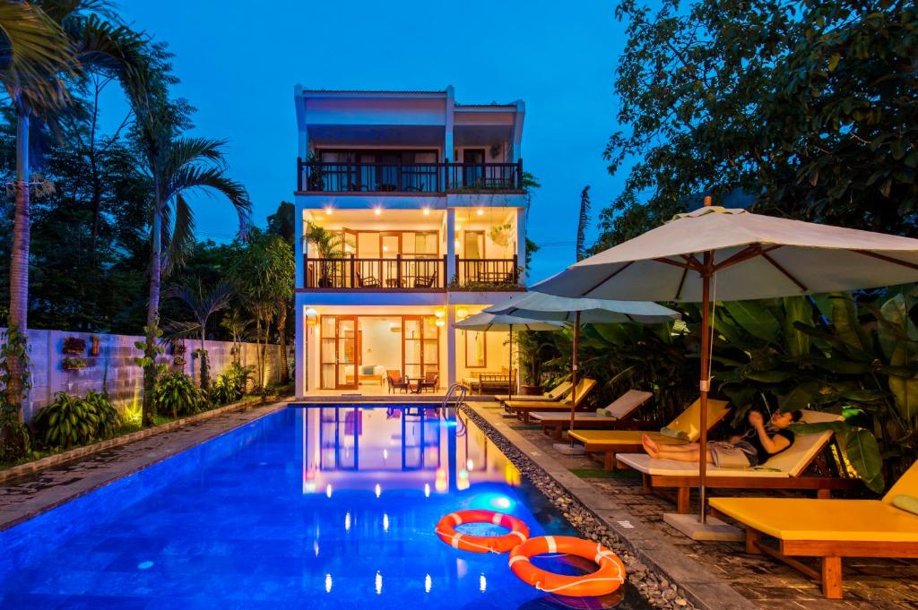 Bazén v ubytování Louis Villa Hoi An nebo v jeho okolí