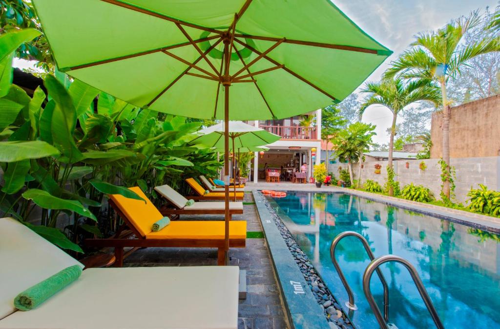 Bazén v ubytování Louis Villa Hoi An nebo v jeho okolí