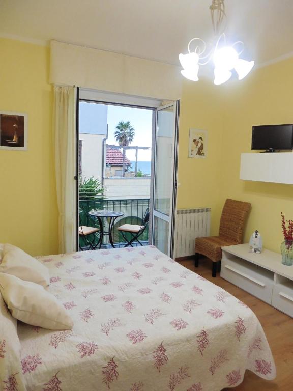 RAFFAELLO Beach Apartment - 50 m from the sea - WIFI - Apartment