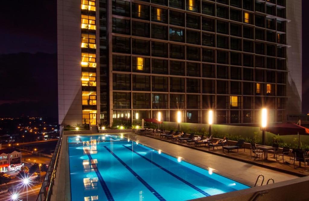 Bazén v ubytování Imperial Hotel Kuching nebo v jeho okolí