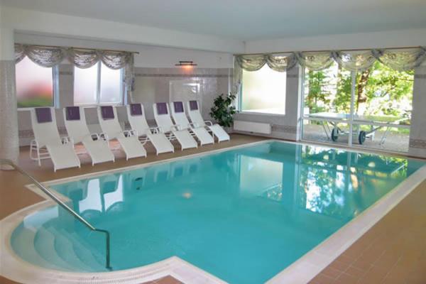 Bazén v ubytování Hotel Birkenhof am See nebo v jeho okolí