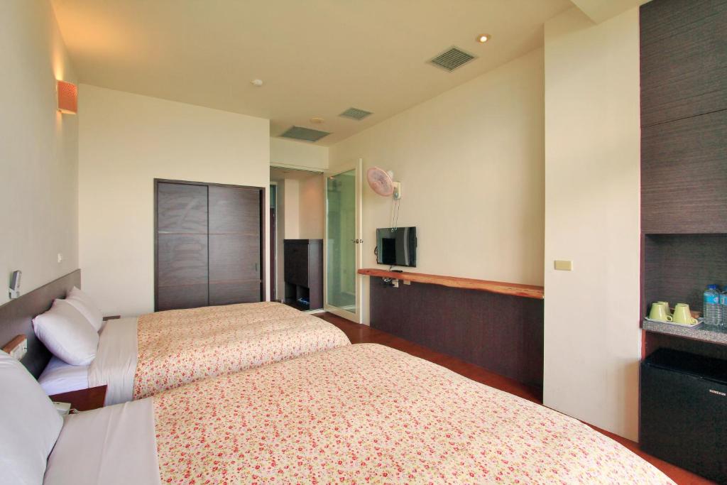 Sunnydale B&B - Quadruple Room With Balcony