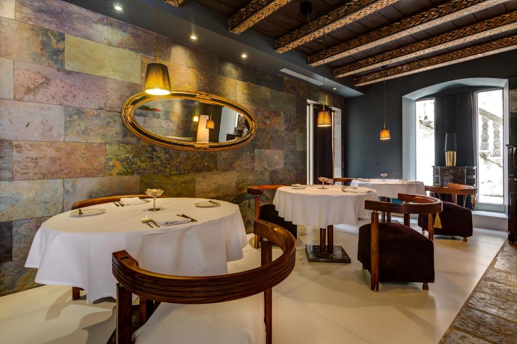Un restaurante o sitio para comer en Boutique Hotel Hippocampus