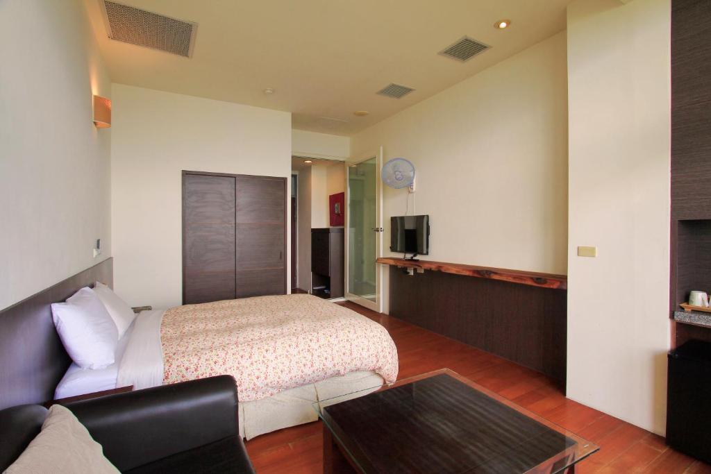 Sunnydale B&B - Double Room With Balcony