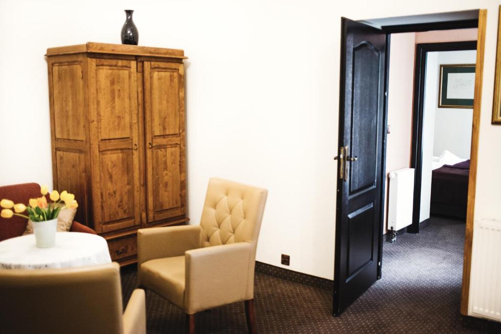 Posedenie v ubytovaní Hotel Eden
