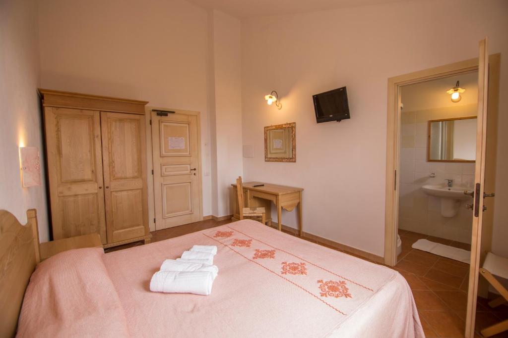 Gorropu Hotel - Chambre Double Standard Avec Vue Sur Montagne