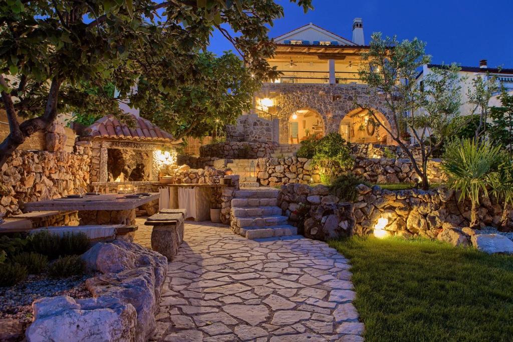 Zahrada ubytování HERITAGE Villa AQUAMARINE