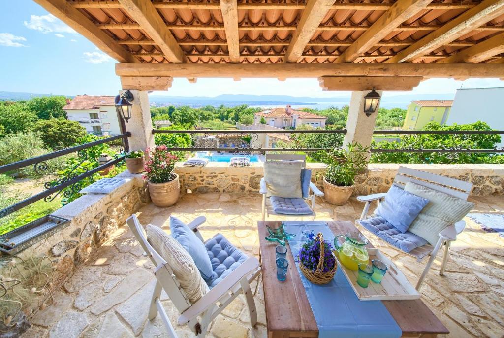 Bazén v ubytování HERITAGE Villa AQUAMARINE nebo v jeho okolí