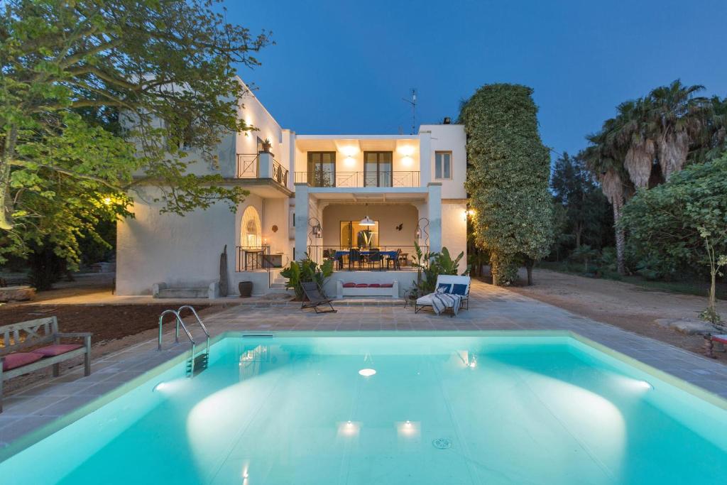 Πισίνα στο ή κοντά στο Villa Casablanca by Perle di Puglia
